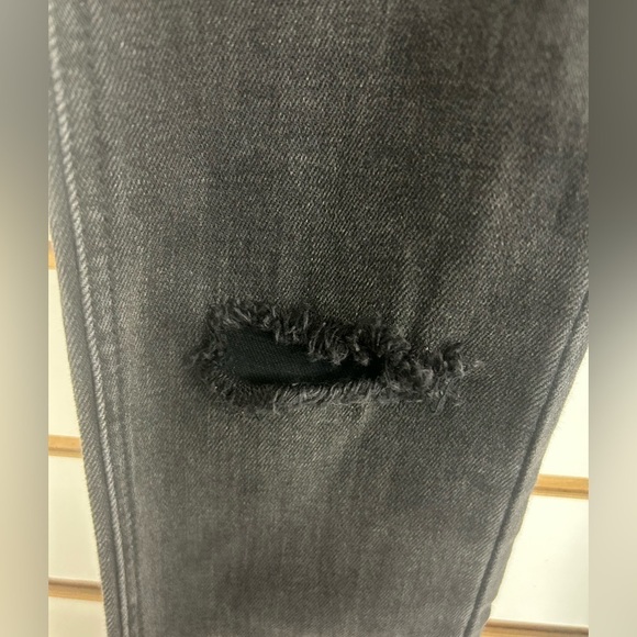 Free‎ People Button Fly Studded Distressed Raw/Frayed Hem Black Jeans - Size 25 - Picture 7 of 9